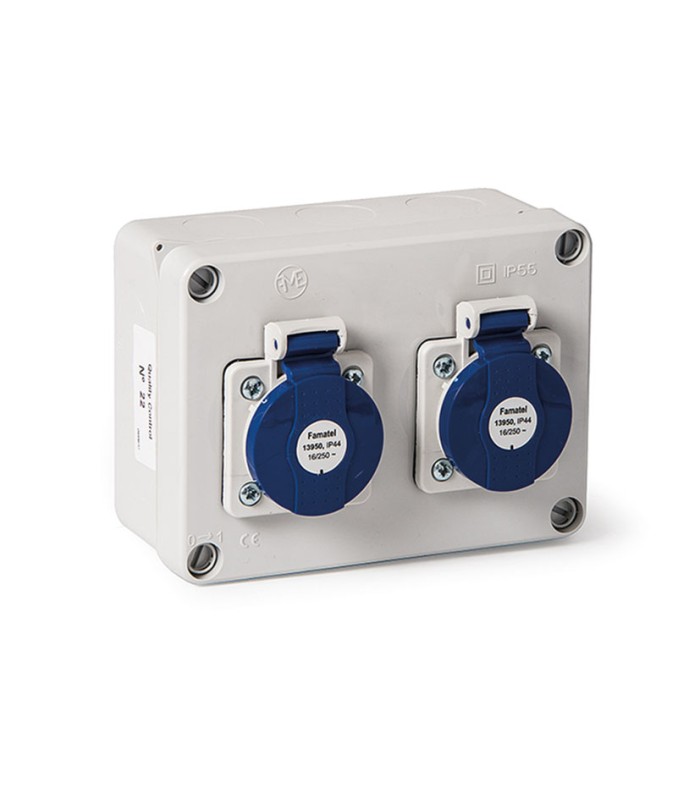 CAJA ESTANCA 2 TOMAS 2P+TT LATERAL